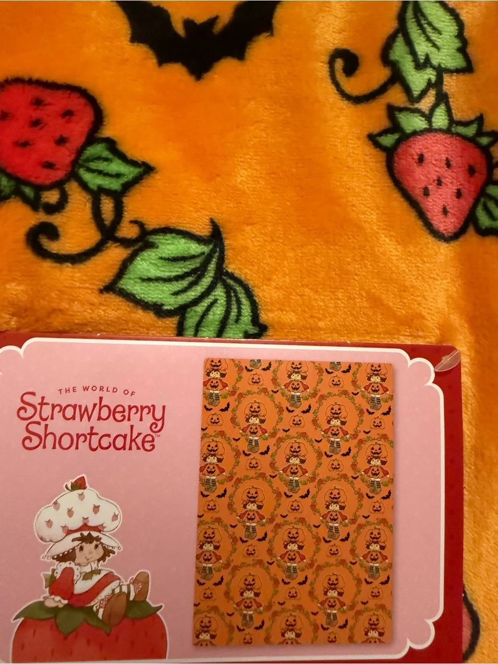 NEW HTF STRAWBERRY SHORTCAKE HALLOWEEN PLUSH THROW BLANKET PUMPKIN FALL CUSTARD